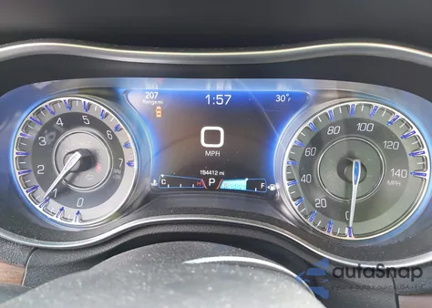 2016 Chrysler 300C Platinum Awd from USA, damaged, VIN 2C3CCASGXGH117275